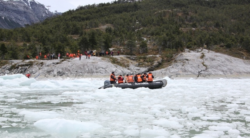 Cruceros Australis Patagonia Cruise Mel Franco. Viva Expeditions 1