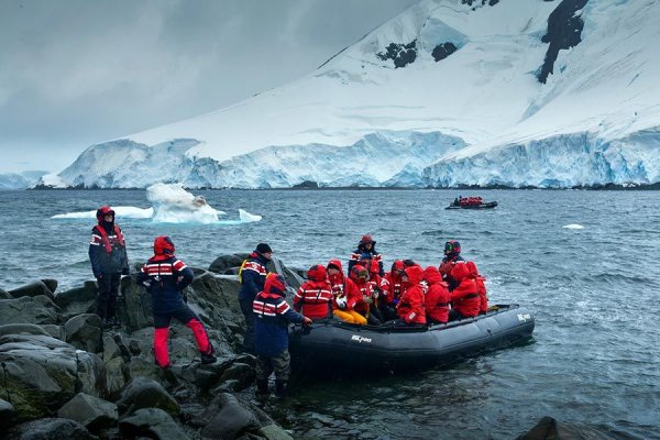 best Antarctic cruise with amazing guide and activities best Antarctic cruise with amazing guide and activities