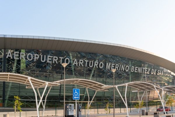 Santiago International Airport Front facade of Santiago International Airport