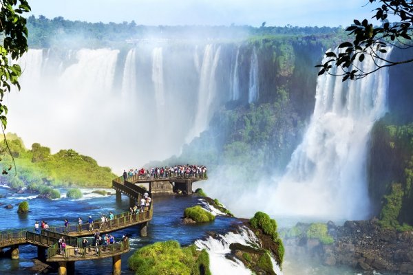 Walking trail on waterfalls, Iguazu Falls Walking trail on waterfalls, Iguazu Falls