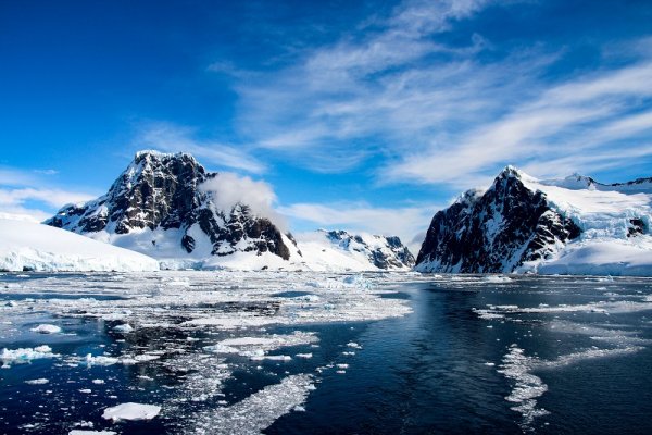 Mountain view in Antarctica Mountain view in Antarctica