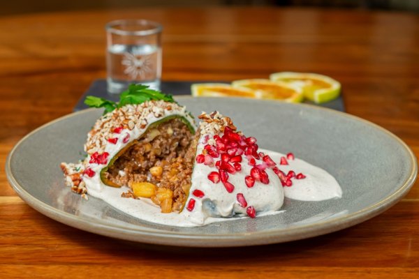 traditional mexican dishes chile en nogada traditional mexican dishes chile en nogada
