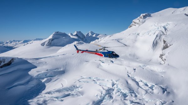 Heli Ski in Wanaka heli over glacier