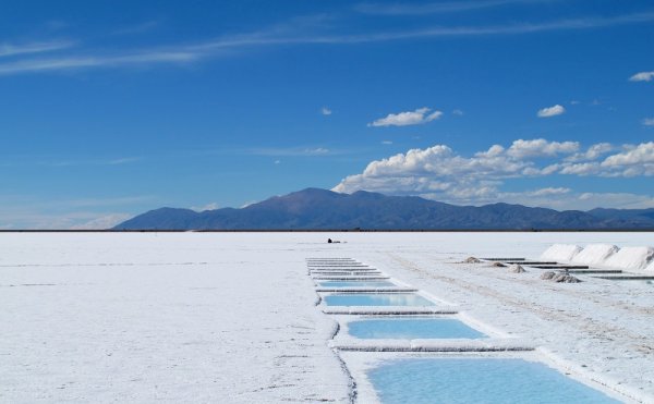 Sightseeing in salt flats Salar de Uyuni, Bolivia The beautiful Salar de Uyuni