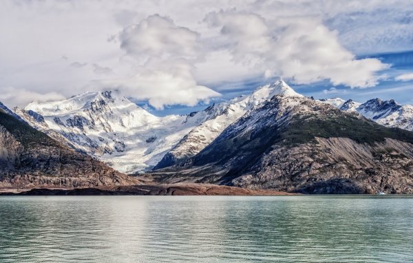 Cruising at Argentino Lake in Glacier Alley Cruising at Argentino Lake in Glacier Alley