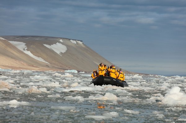 Zodiac tours in the Arctic, Spitsbergen Zodiac tours in the Arctic, Spitsbergen